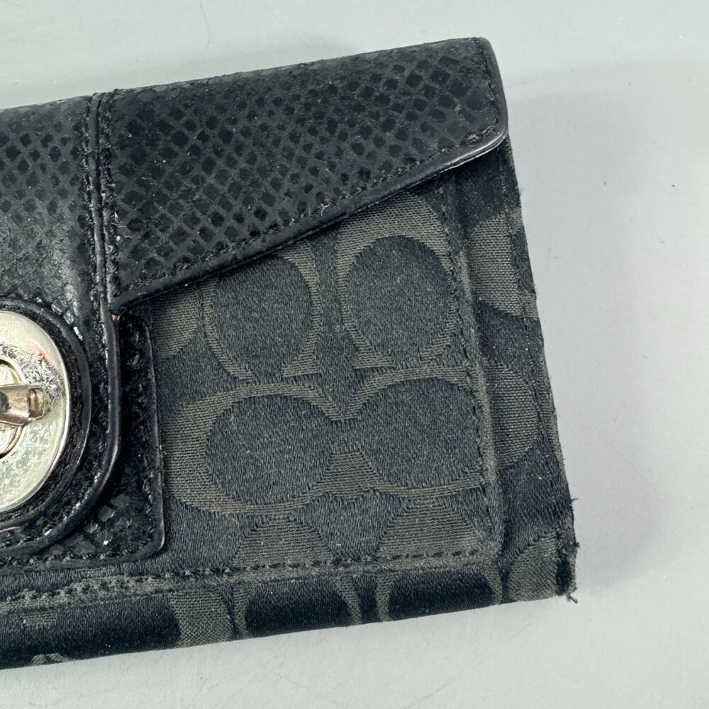 Coach Signature Black Canvas Snakeskin Printed Turn-Lock Long Wallet - Picture 3 of 13